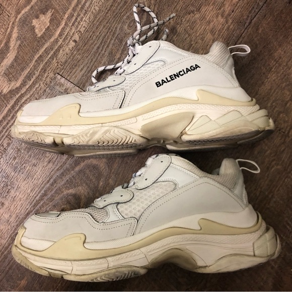 Balenciaga Triple S Sneaker - Picture 2 of 7